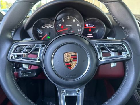 Used 2022 Porsche 718 Cayman RWD image 20
