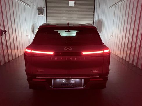 Certified 2023 INFINITI QX60 Luxe w/ Performance Audio Package FWD image 9