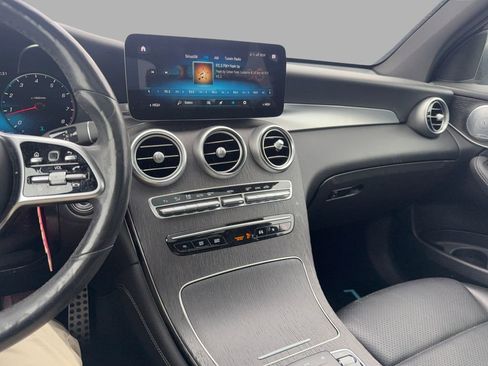 Used 2021 Mercedes-Benz GLC 300 4MATIC w/ AMG Line image 18
