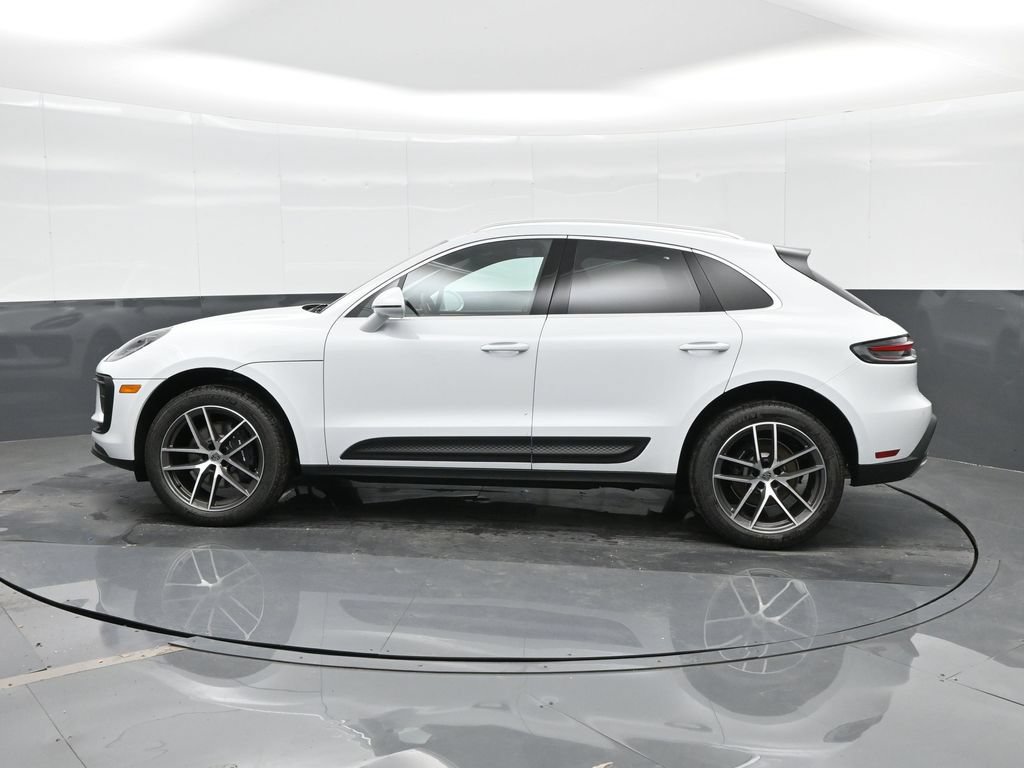 Certified 2026 Porsche Macan AWD/4WD image 2