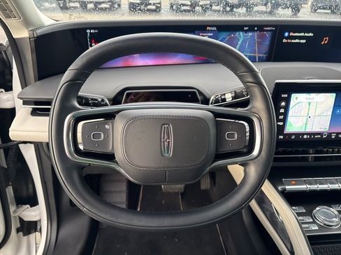 Used 2024 Lincoln Nautilus Reserve image 22