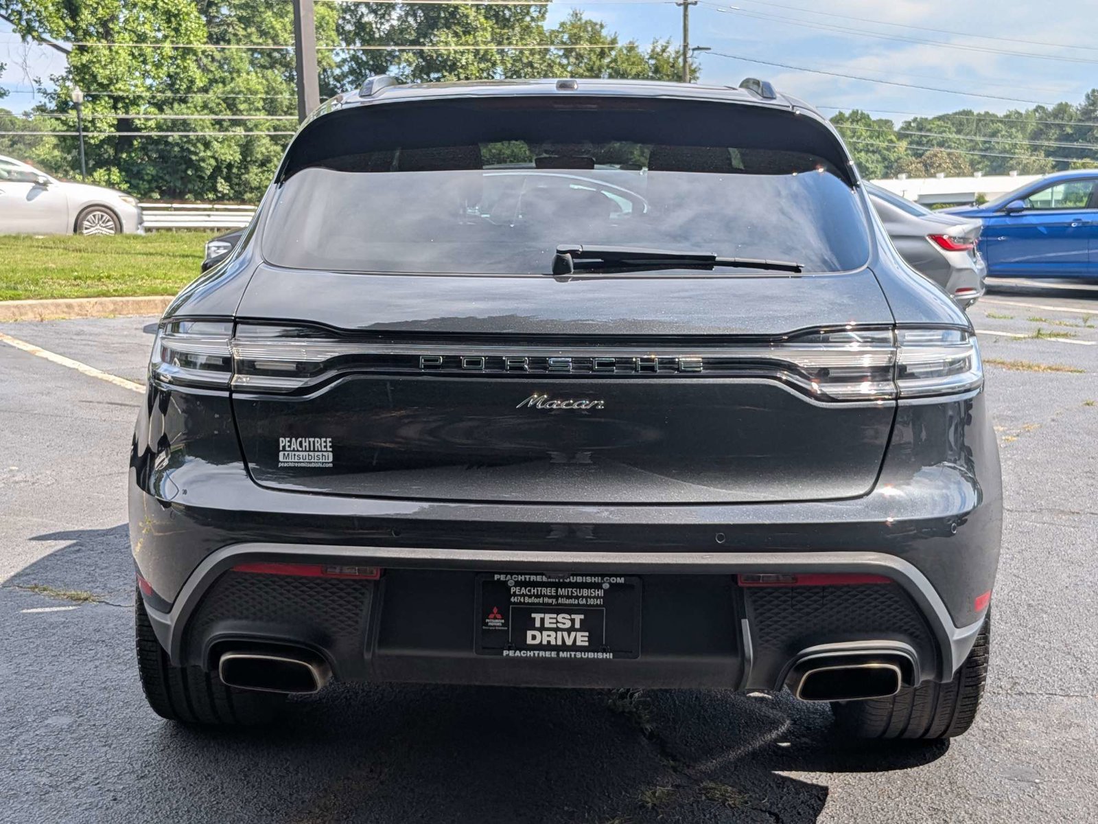Used 2023 Porsche Macan AWD/4WD image 5