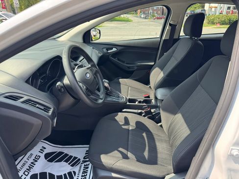 Used 2017 Ford Focus SE FWD image 22