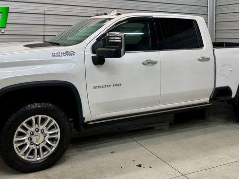 Used 2022 Chevrolet Silverado 2500 High Country w/ Z71 Off-Road Package image 1
