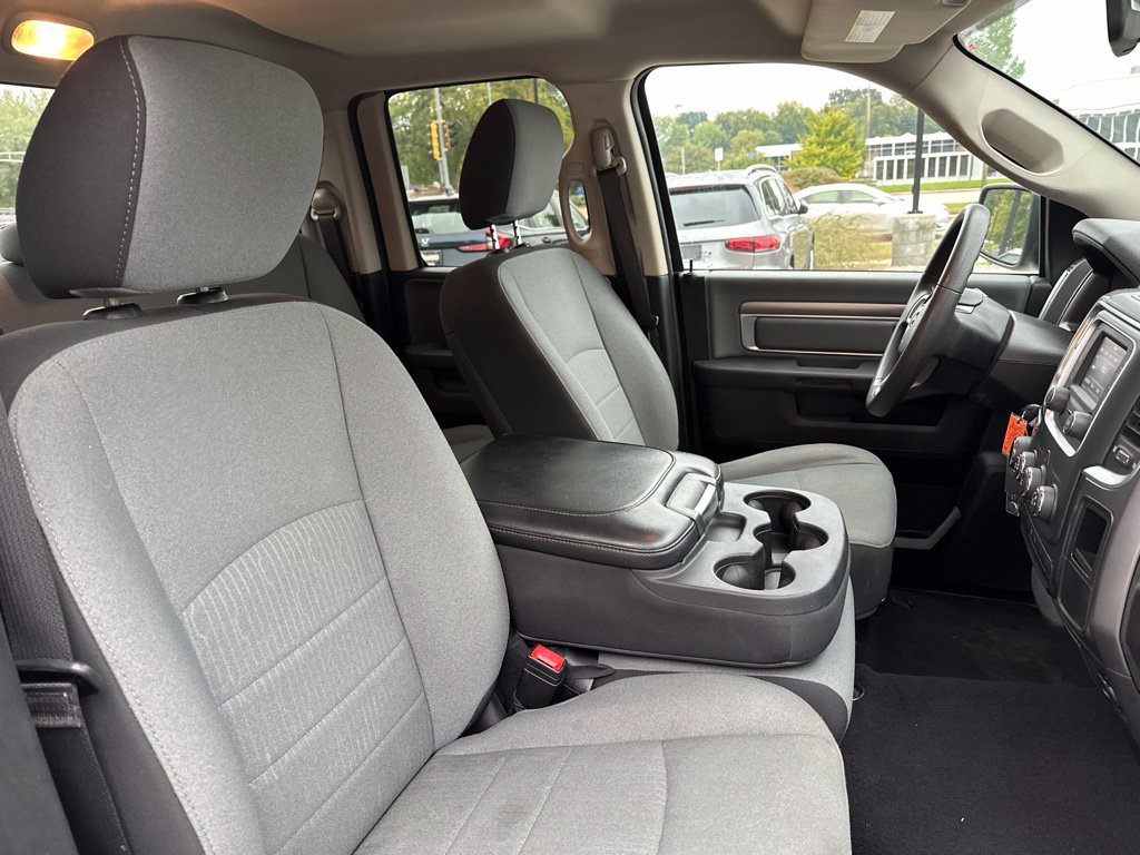 Used 2024 RAM 1500 Classic SLT AWD/4WD image 35