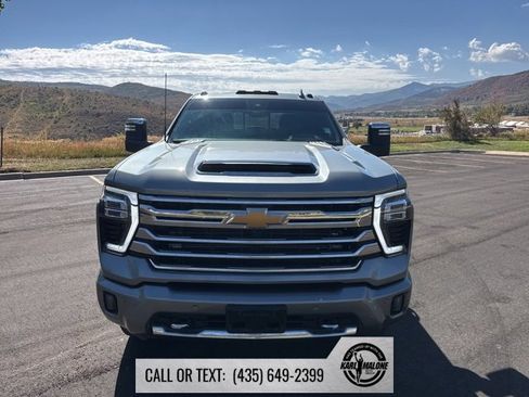 Used 2024 Chevrolet Silverado 3500 High Country w/ High Country Premium Package image 17