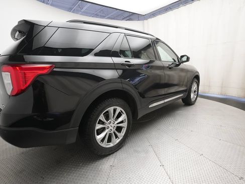 Used 2023 Ford Explorer XLT w/ Equipment Group 202A AWD/4WD image 36