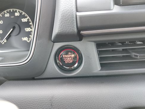 Used 2025 Honda Pilot TrailSport image 9