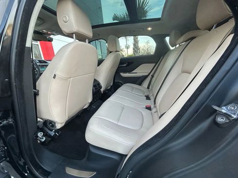 Used 2020 Jaguar F-PACE Premium image 17