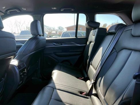 Certified 2024 Jeep Grand Cherokee Limited image 11