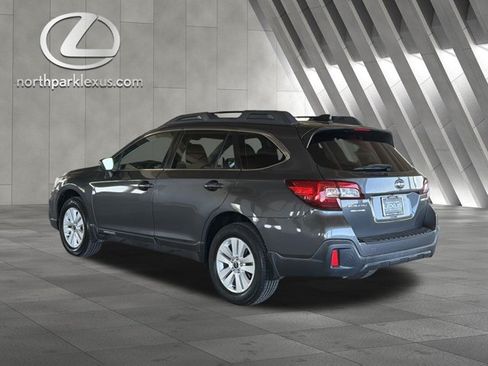 Used 2019 Subaru Outback 2.5i Premium w/ Popular Package #2 AWD/4WD image 2