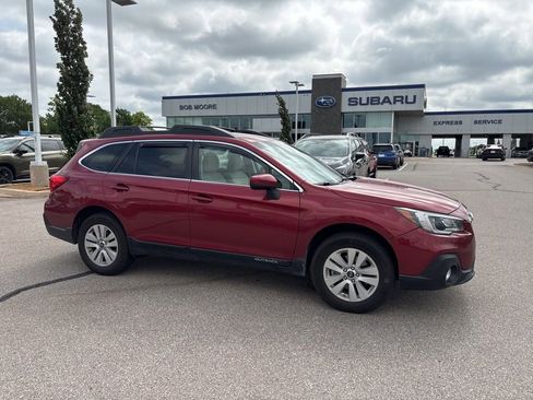 Used 2019 Subaru Outback 2.5i Premium AWD/4WD image 1