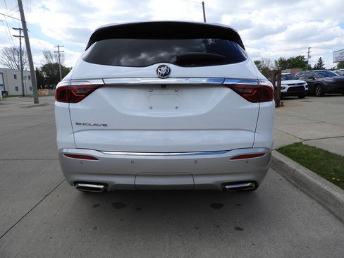 Used 2022 Buick Enclave Essence w/ Trailering Package, 5000 lbs. FWD image 8