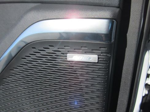 Used 2025 GMC Acadia Elevation image 27