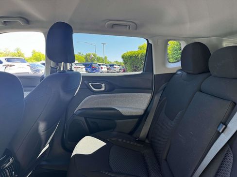 Used 2022 Jeep Compass Sport FWD image 12