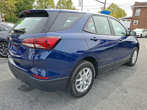Used 2022 Chevrolet Equinox LS image 4