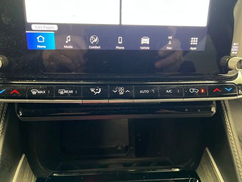 Used 2024 Jeep Wagoneer L Series II w/ Flexible Seating Group image 60