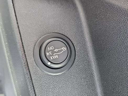 Used 2020 Chevrolet Equinox LT image 16