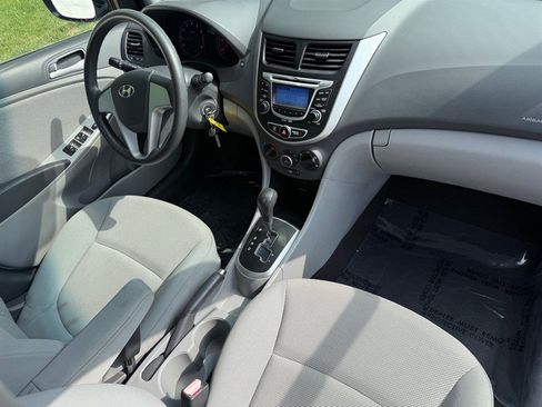 Used 2012 Hyundai Accent GLS FWD image 18