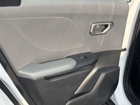 Used 2025 Kia K4 FWD image 31