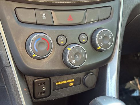 Used 2019 Chevrolet Trax LT w/ Driver Confidence Package image 12