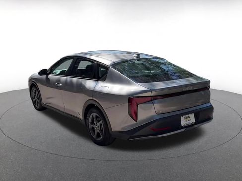 Used 2025 Kia K4 FWD image 11