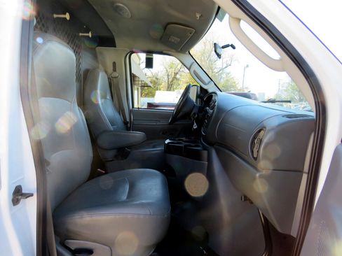 Used 2008 Ford E-250 and Econoline 250 image 25