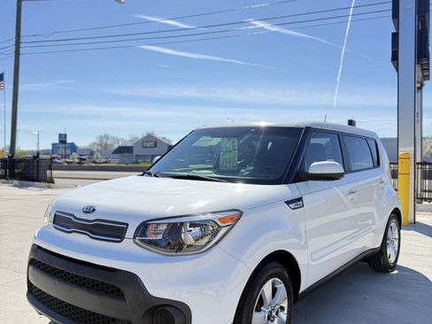 Used 2019 Kia Soul FWD image 3
