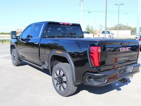 New 2026 GMC Sierra 2500 Denali w/ Denali Reserve Package image 3