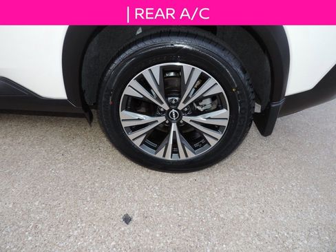 Used 2023 Nissan Rogue SV FWD image 15