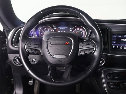 Used 2019 Dodge Challenger SXT image 28