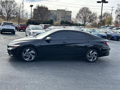 Used 2024 Hyundai Elantra Limited image 7