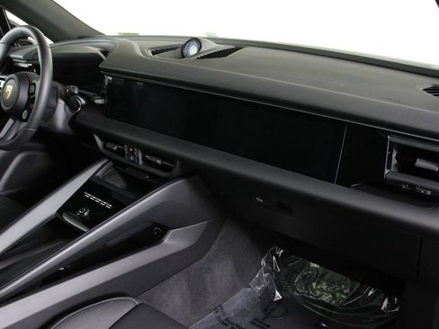 Certified 2025 Porsche Macan Electric RWD image 24