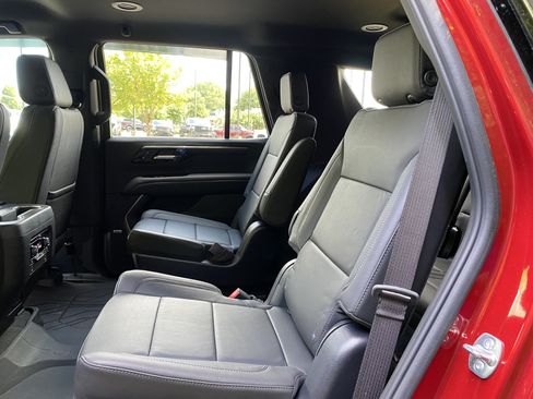 Used 2025 Chevrolet Tahoe LT w/ Comfort Package AWD/4WD image 37