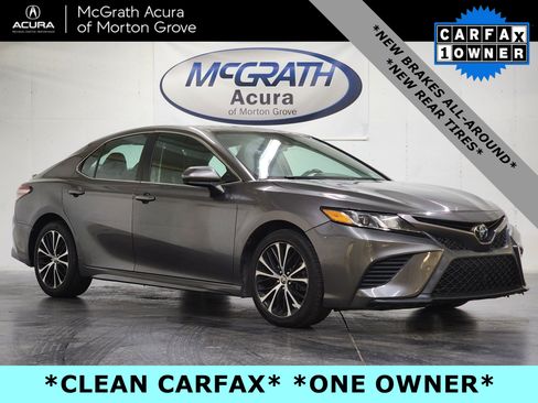 Used 2020 Toyota Camry SE FWD image 1