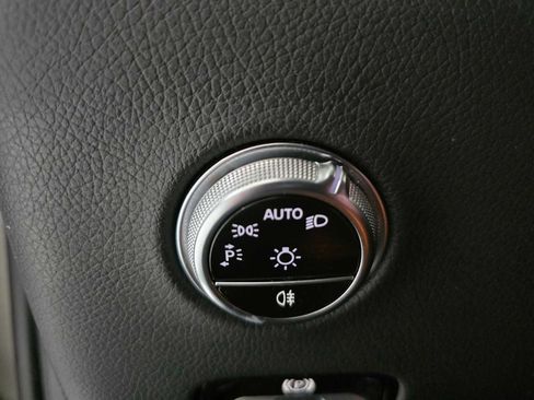 Used 2024 Mercedes-Benz GLC 300 4MATIC image 32