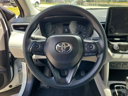 Used 2024 Toyota Corolla Cross L AWD/4WD image 23
