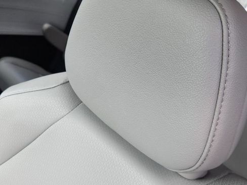 Certified 2025 Toyota Sienna XLE image 24