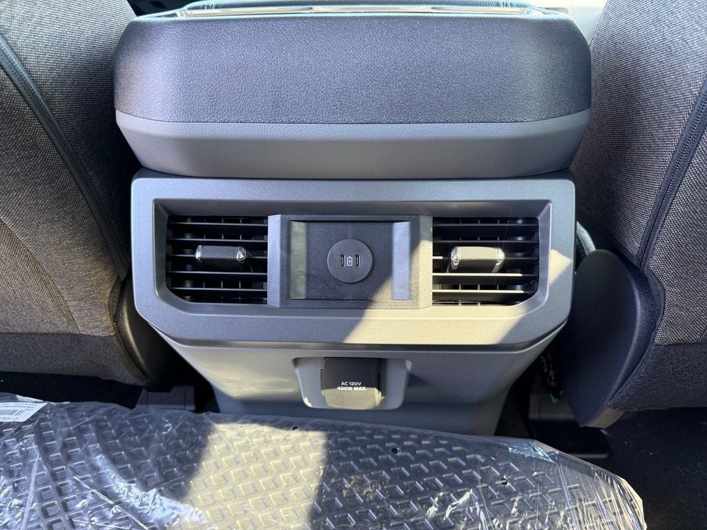 New 2027 Ford F250 XLT w/ XLT Premium Package AWD/4WD image 25