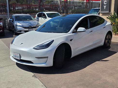 Used 2023 Tesla Model 3 Standard Range RWD image 5
