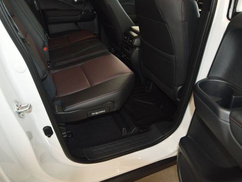 Used 2026 Honda Ridgeline Black Edition image 11