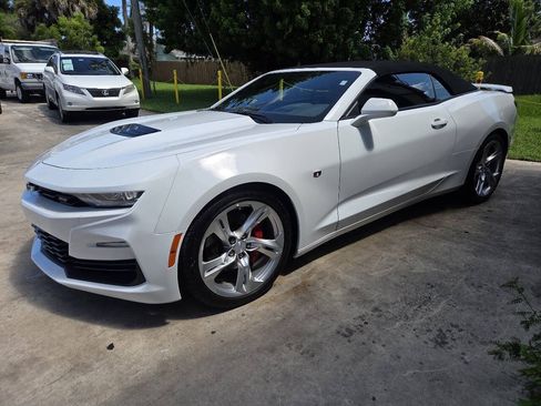 Used 2023 Chevrolet Camaro SS RWD image 3