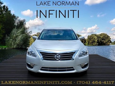 Used 2014 Nissan Altima 2.5 S w/ Display Audio Package FWD image 3