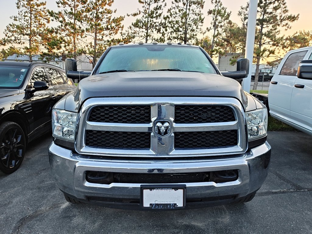 Used 2018 RAM 3500 Tradesman w/ Chrome Appearance Group AWD/4WD image 9