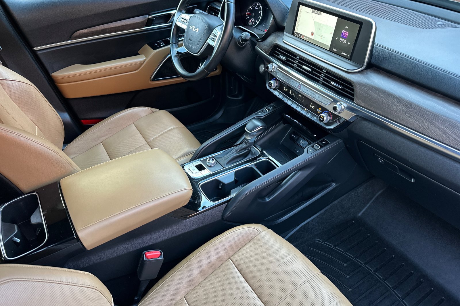 Used 2022 Kia Telluride SX w/ Towing Package FWD image 16