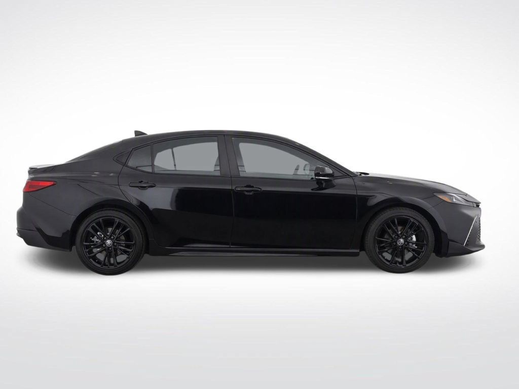 Used 2026 Toyota Camry SE w/ Convenience Package FWD image 8
