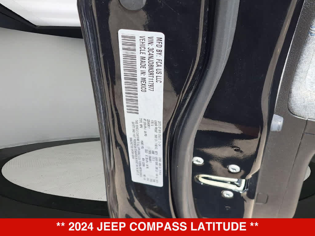 Used 2024 Jeep Compass Latitude AWD/4WD image 34
