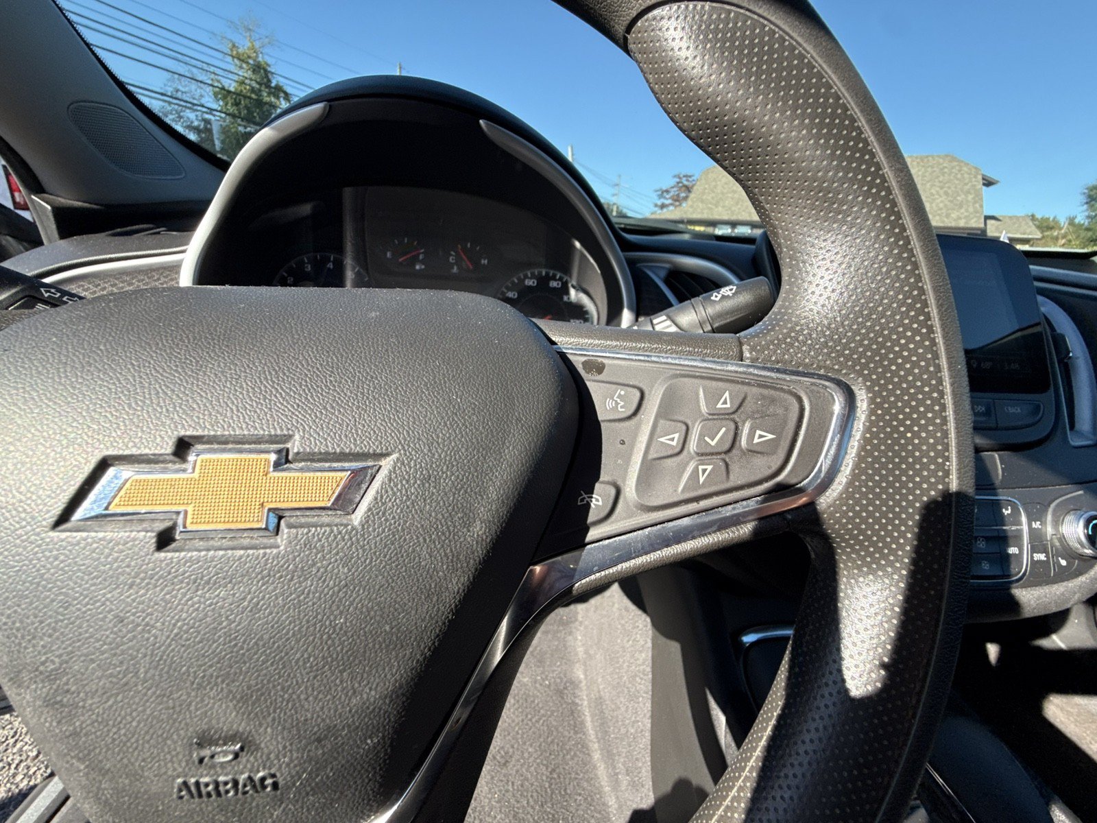 Used 2023 Chevrolet Malibu LT FWD image 19