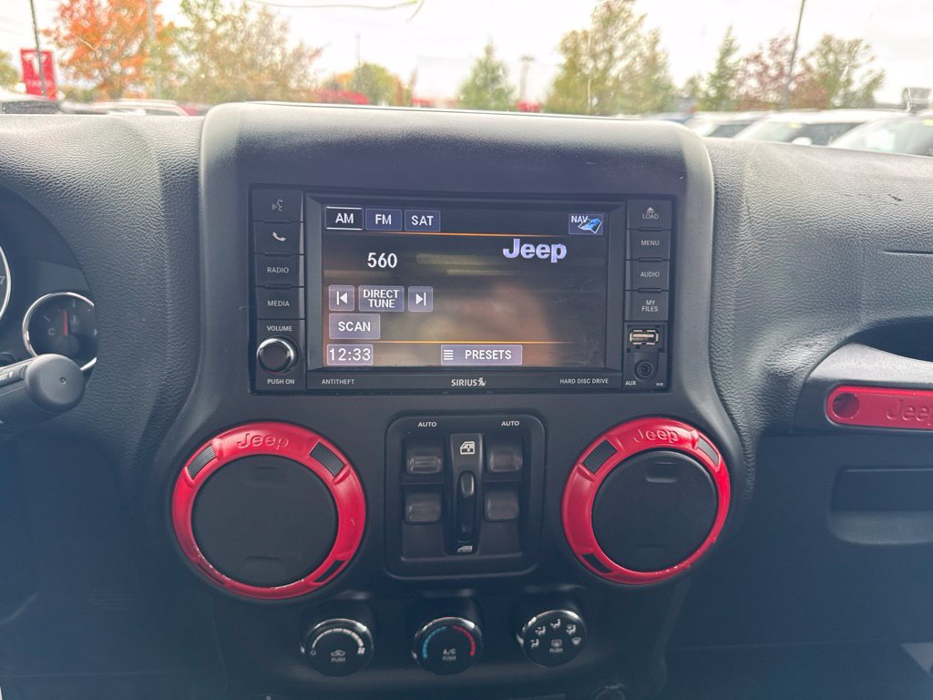 Used 2018 Jeep Wrangler Unlimited Rubicon w/ Cold Weather Group AWD/4WD image 11