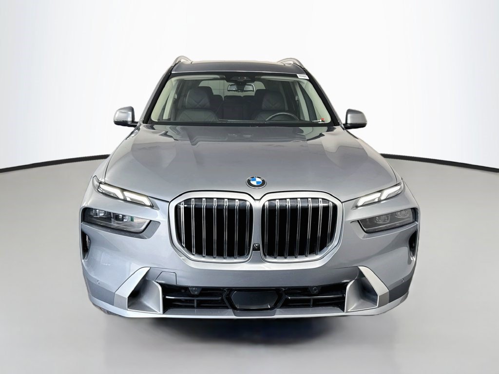 Used 2026 BMW X7 xDrive40i AWD/4WD image 2